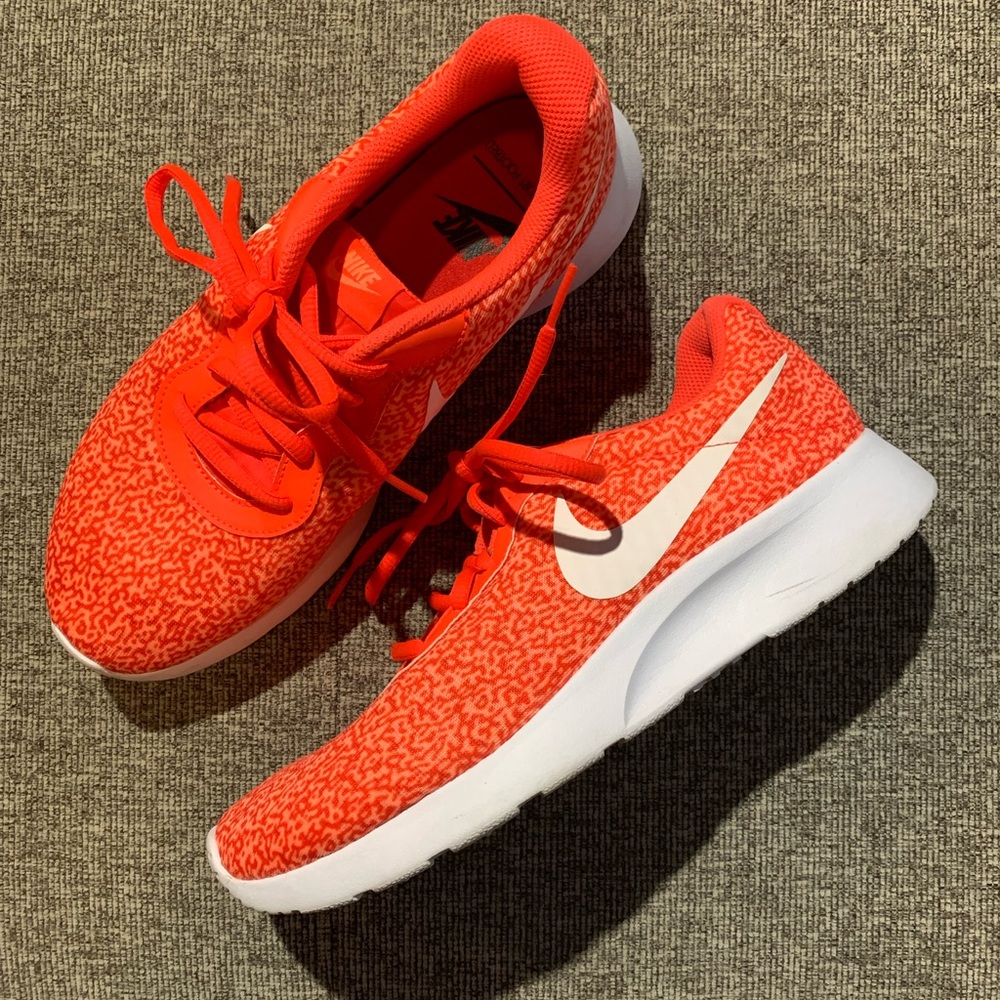 Nike Tennis Shoes